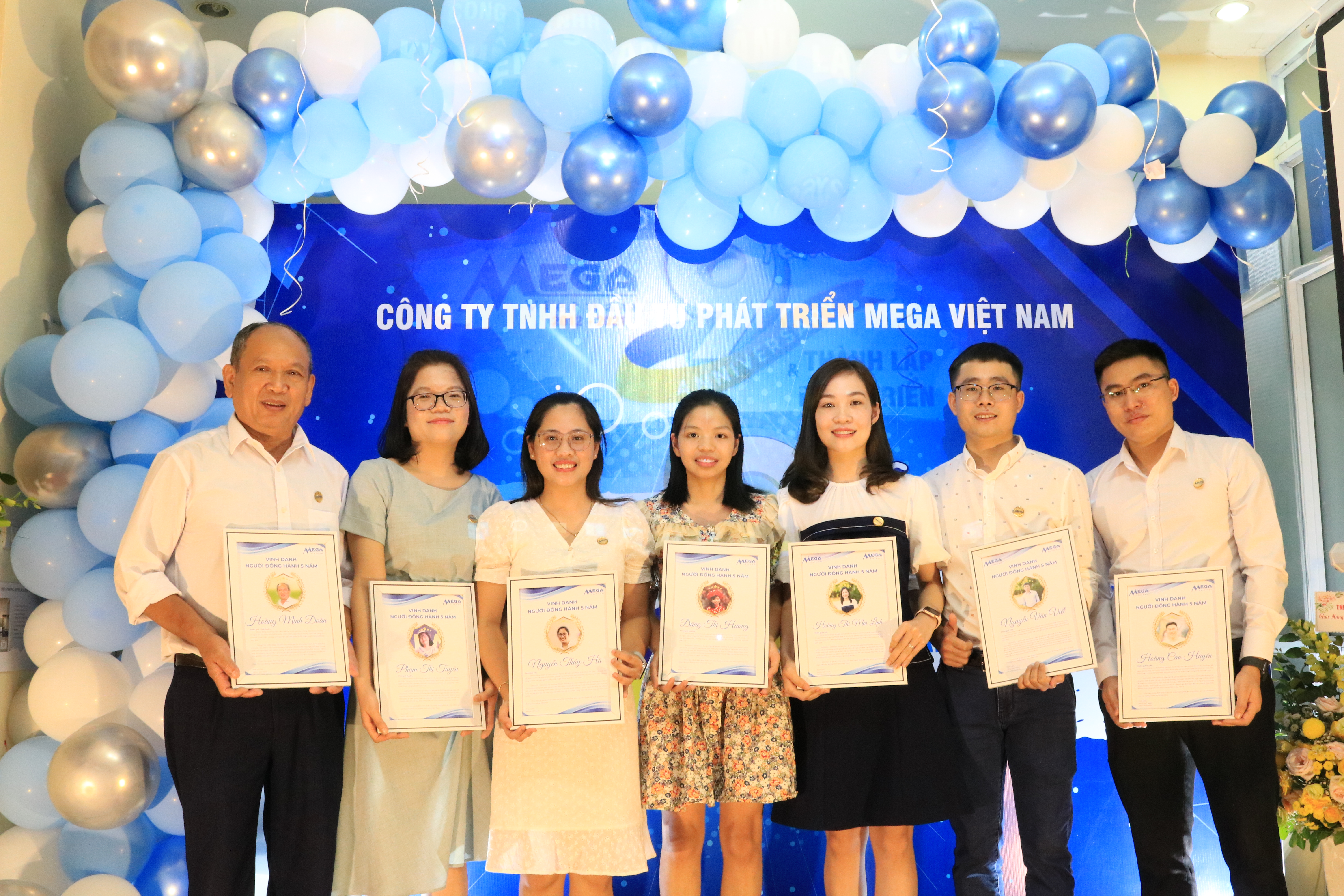 Gương mặt tiêu biểu