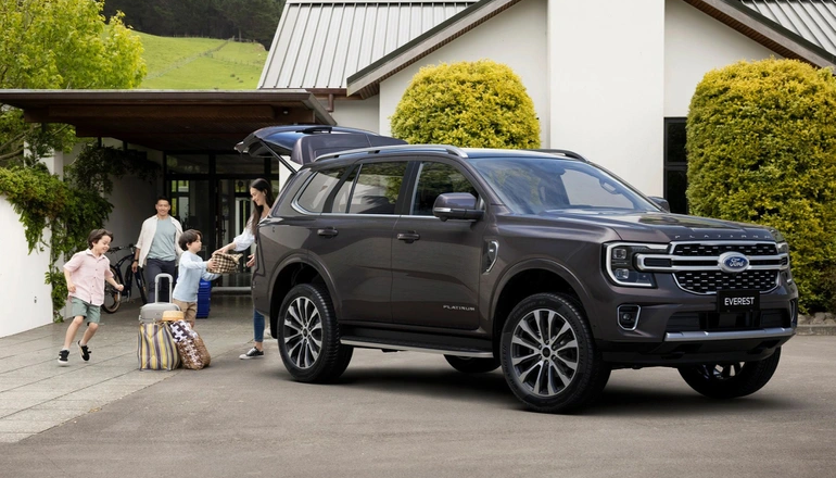 PHƯƠNG PHÁP MỚI GIÚP FORD TÁI CHẾ HƠN 25% NHỰA ÔTÔ